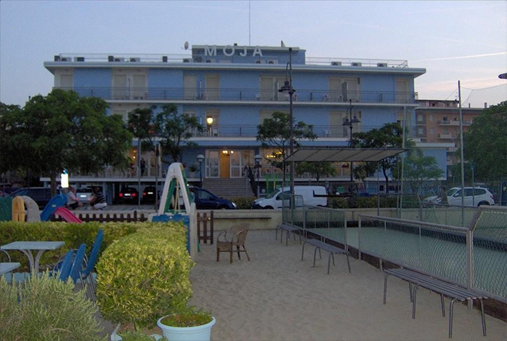 Moja Hotel